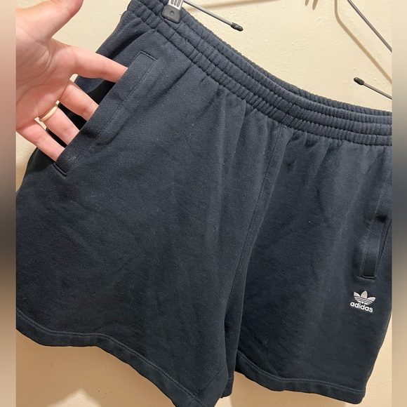 XL Shorts Adidas Essentials French Terry Shorts - Picture 6 of 9